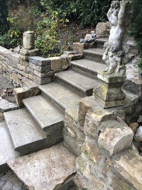 Scheuermann-Naturstein-Showroom-Blockstufen-51